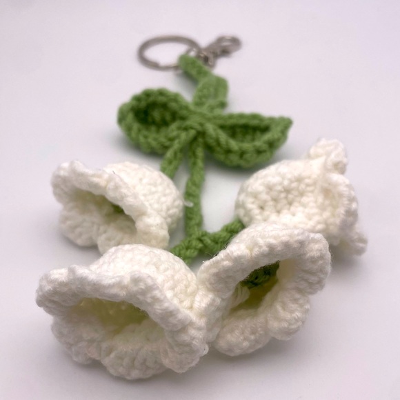 HANDMADE | White Crochet Bouquet | Bag Charm | Keychain (Brand New!) ✨ - Picture 2 of 7